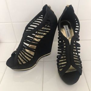 Steve Madden Wresse wedges in black